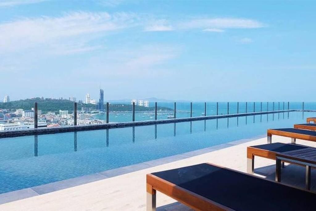 Central Pattaya - Sea View Large Balcony Condo With Infinity Pool Kültér fotó