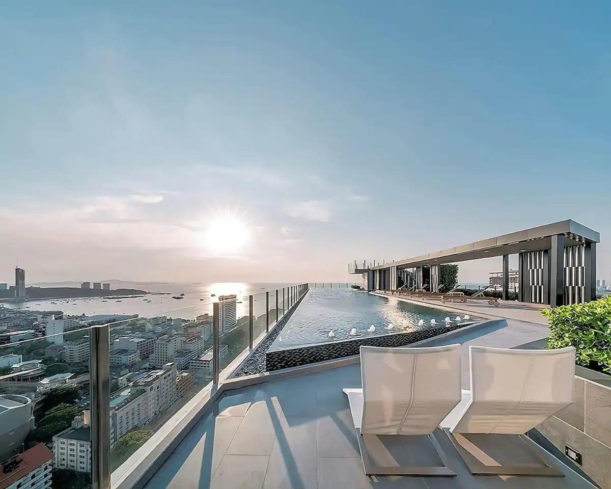 Central Pattaya - Sea View Large Balcony Condo With Infinity Pool Kültér fotó