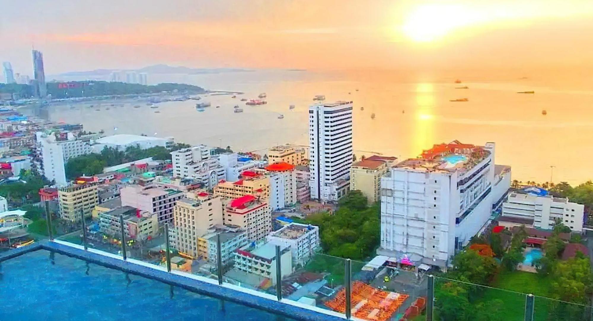 Central Pattaya - Sea View Large Balcony Condo With Infinity Pool Kültér fotó