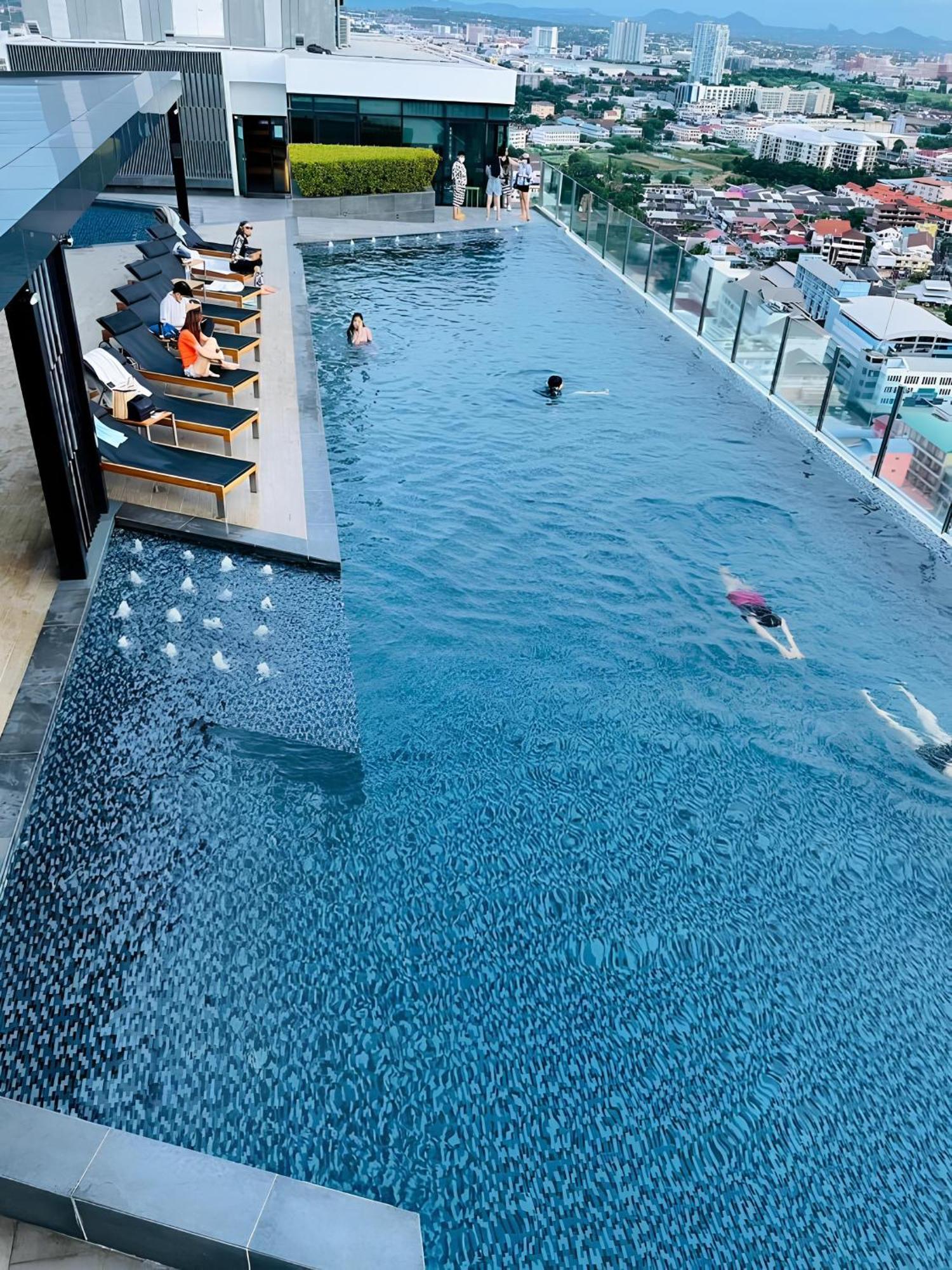 Central Pattaya - Sea View Large Balcony Condo With Infinity Pool Kültér fotó